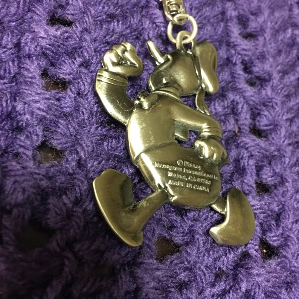 Donald Duck Metal Key Chain - Picture 7 of 8